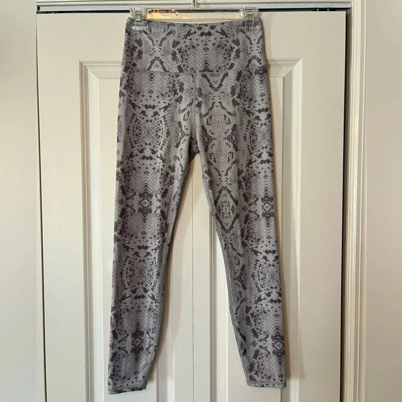 Varley women’s leggings. Size medium. - Picture 1 of 7